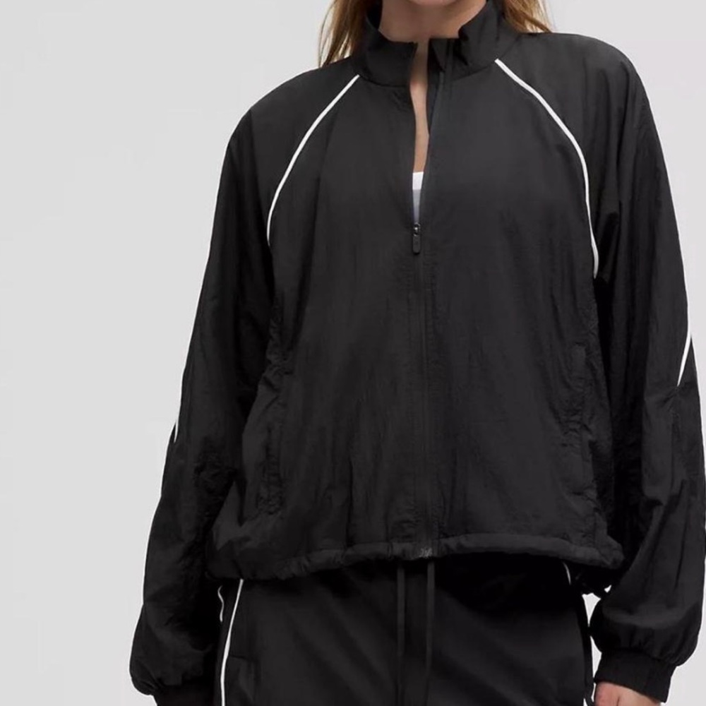 lululemon License To Train black jacket/ windbreaker